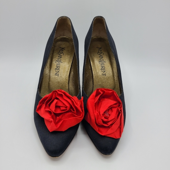 Yves Saint Laurent Vintage Black Matte Satin Red Rose Rosette Heels Pumps - Picture 4 of 15